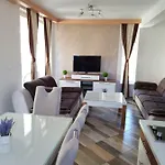 Tatjana Apartamento *